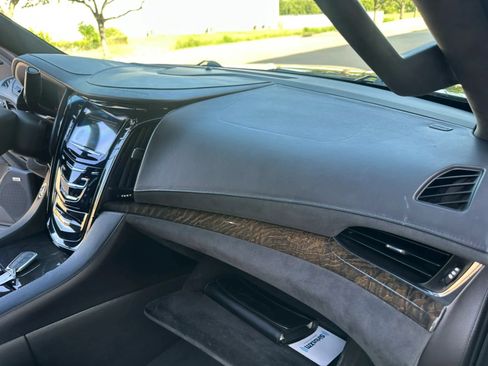Used 2015 Cadillac Escalade Platinum AWD/4WD image 27