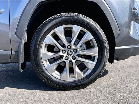 Used 2019 Toyota RAV4 Limited w/ Advanced Technology Package AWD/4WD image 30
