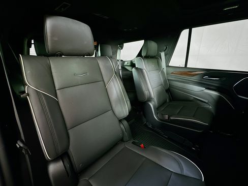 Used 2023 Cadillac Escalade Premium Luxury w/ Performance Package AWD/4WD image 29