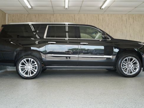 Used 2019 Cadillac Escalade ESV Premium Luxury w/ LPO, Radiant Package AWD/4WD image 6