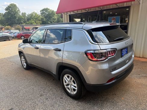 Used 2021 Jeep Compass Sport FWD image 6
