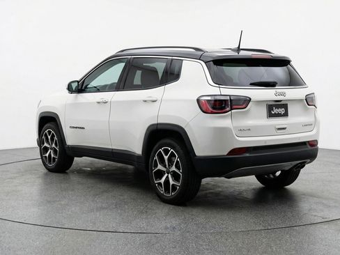 Used 2025 Jeep Compass Limited AWD/4WD image 6