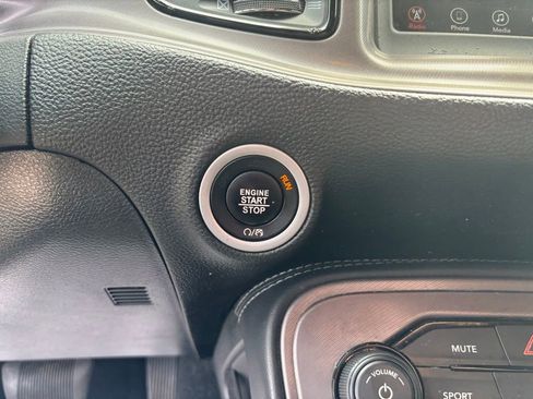 Used 2023 Dodge Challenger SXT image 21