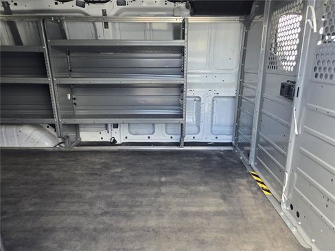 Used 2019 Ford Transit 250 148 Low Roof RWD image 28