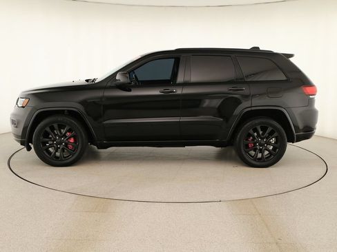 Used 2021 Jeep Grand Cherokee Laredo X RWD image 2