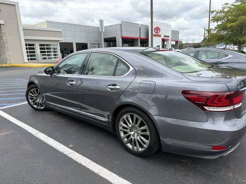 Used 2013 Lexus LS 460 w/ Comfort Pkg RWD image 11