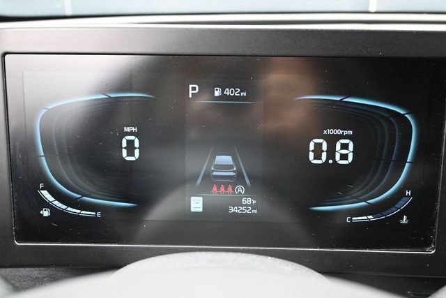 Used 2025 Kia Sportage LX FWD image 29