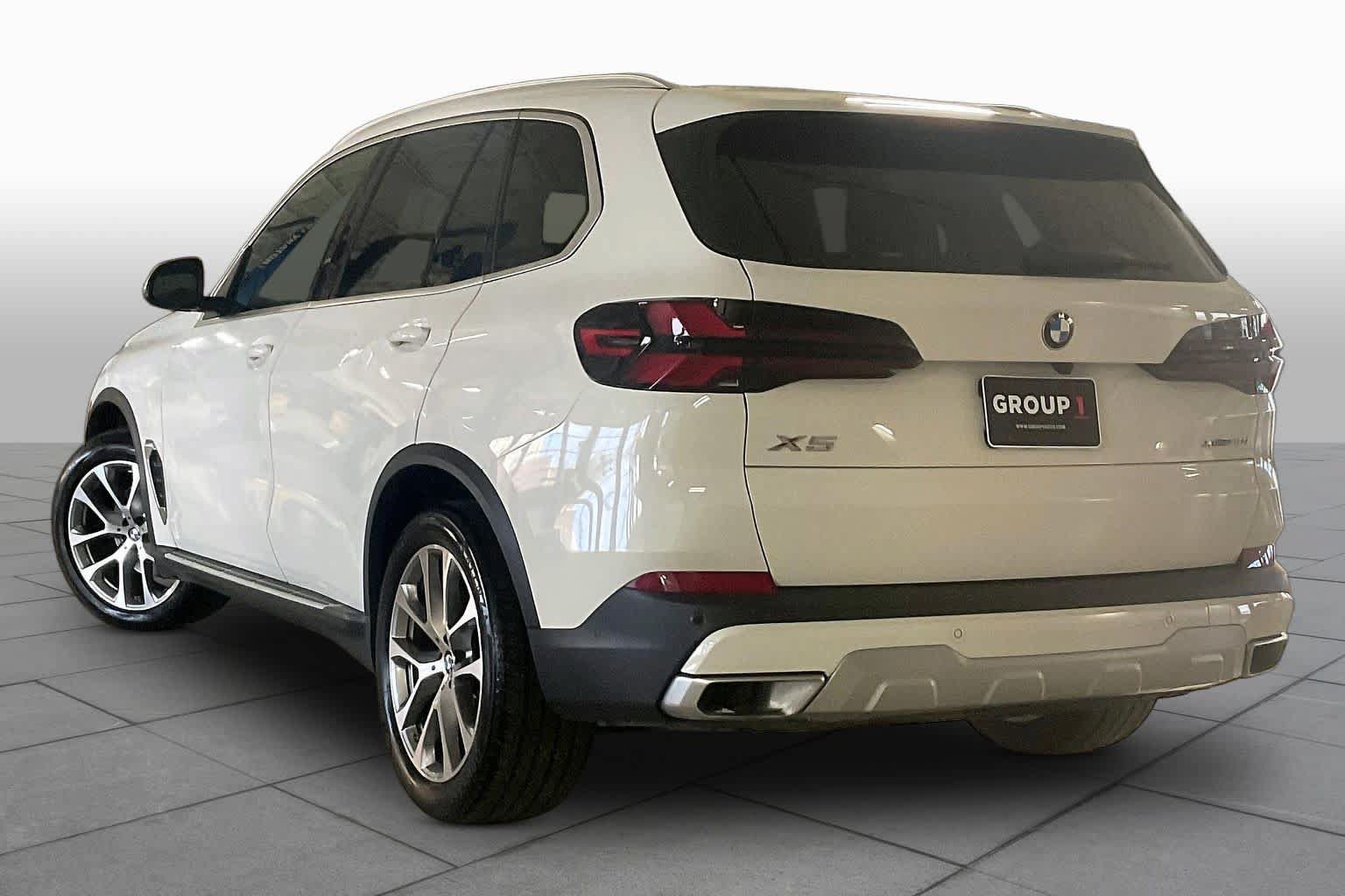 Used 2026 BMW X5 xDrive40i AWD/4WD image 11