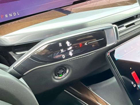 Certified 2025 Cadillac Escalade ESV Sport Platinum AWD/4WD image 29
