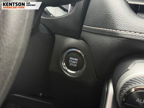 Used 2025 Toyota RAV4 XLE AWD/4WD image 29