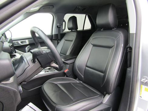 Used 2024 Ford Explorer XLT w/ Equipment Group 202A image 20
