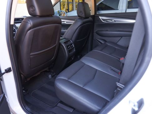 Used 2018 Cadillac XT5 Luxury w/ LPO, Black Ice Package image 7