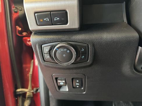 Used 2019 Ford F150 Platinum w/ Equipment Group 701A Luxury image 15