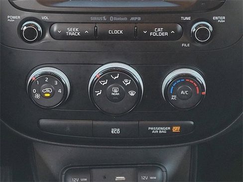 Used 2016 Kia Soul + image 22