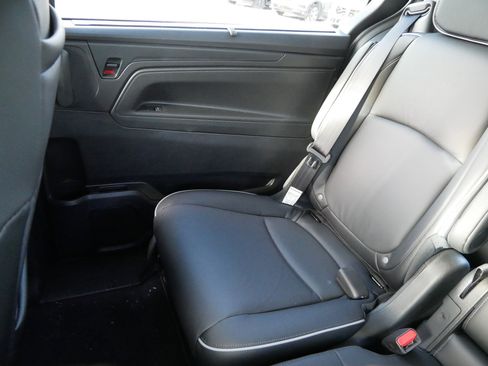 New 2026 Honda Odyssey Touring image 12