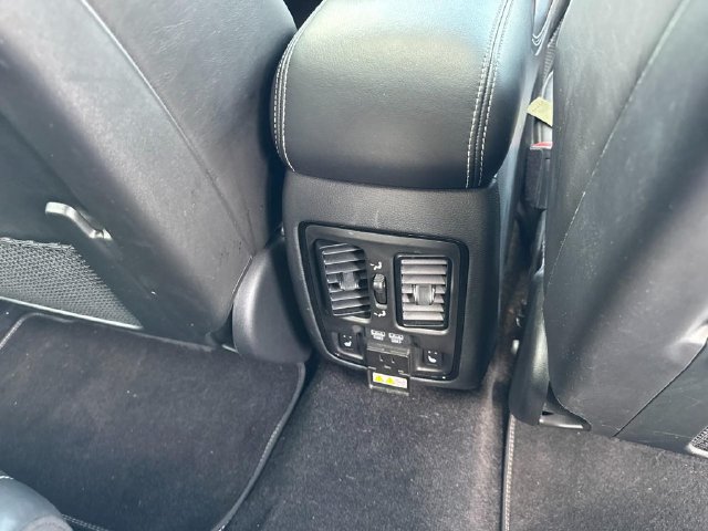 Used 2022 Dodge Durango SRT w/ Technology Group AWD/4WD image 16