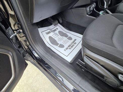 Used 2023 Jeep Renegade Latitude image 23