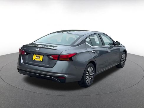 Used 2025 Nissan Altima 2.5 SV FWD image 15