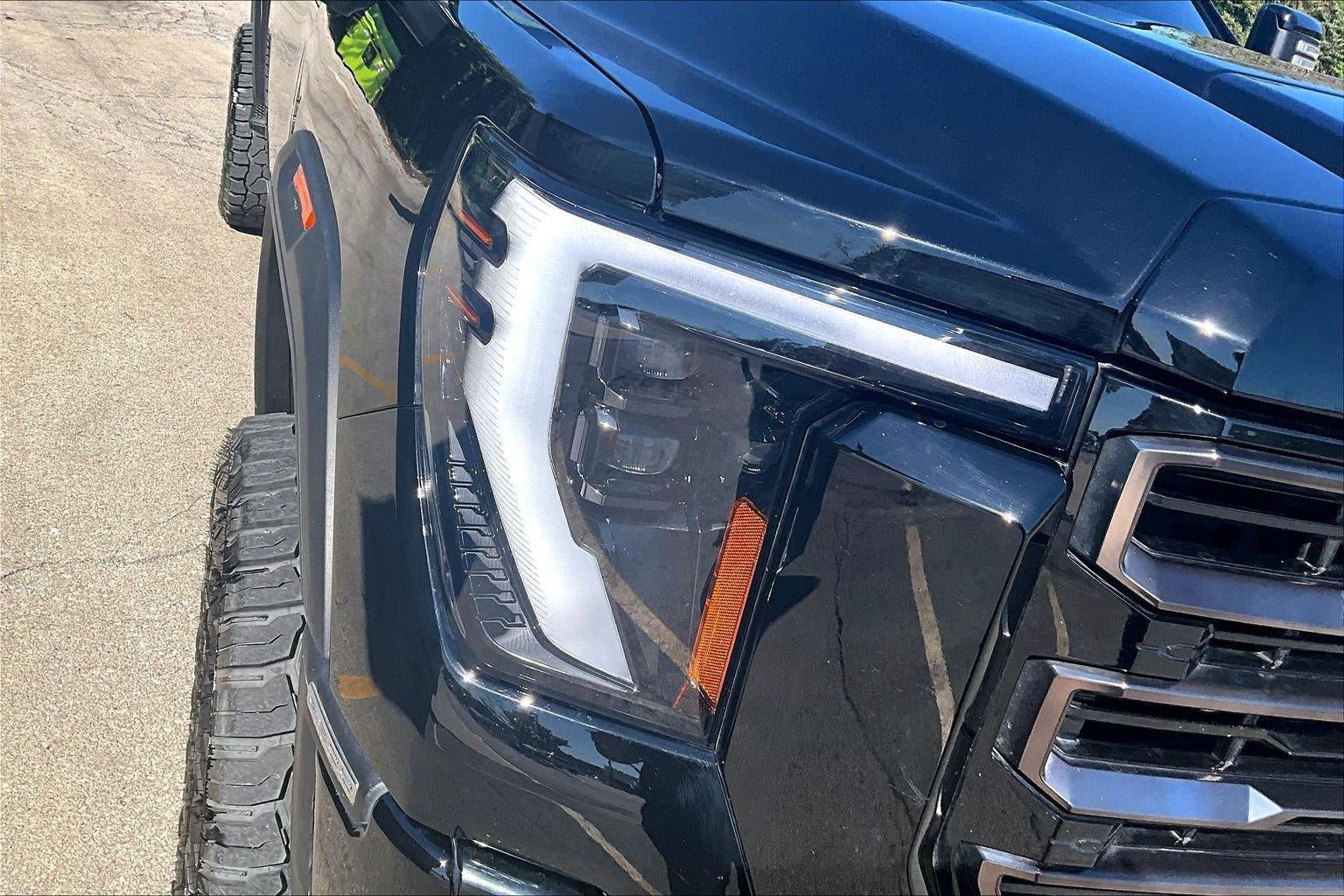 Used 2025 GMC Sierra 2500 AT4X AWD/4WD image 24