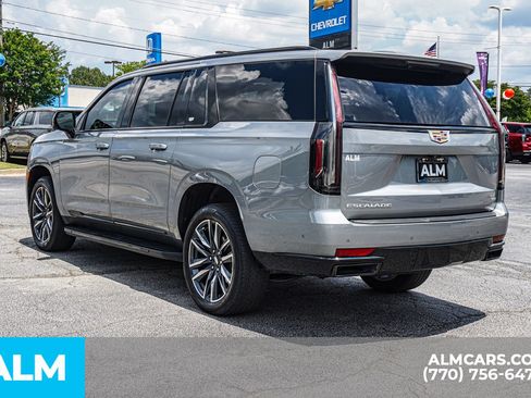 Used 2023 Cadillac Escalade ESV Sport RWD image 7