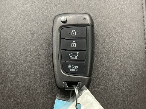 Used 2019 Hyundai Santa Fe SE image 20