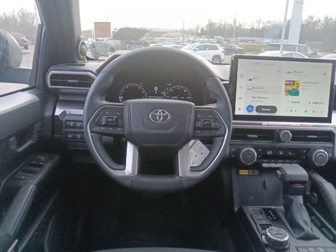 New 2025 Toyota 4Runner TRD Off-Road Premium image 26