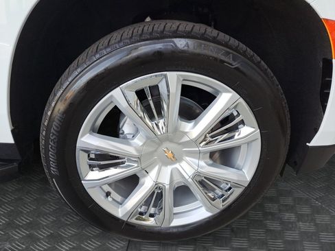 Used 2024 Chevrolet Tahoe High Country AWD/4WD image 17