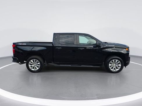 Used 2022 Chevrolet Silverado 1500 Custom w/ Safety Confidence Package image 2
