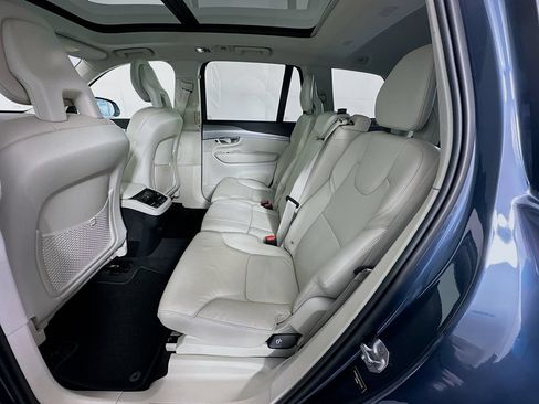 Used 2021 Volvo XC90 T5 Momentum w/ Climate Package FWD image 23