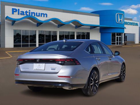 Certified 2023 Honda Accord Touring image 5