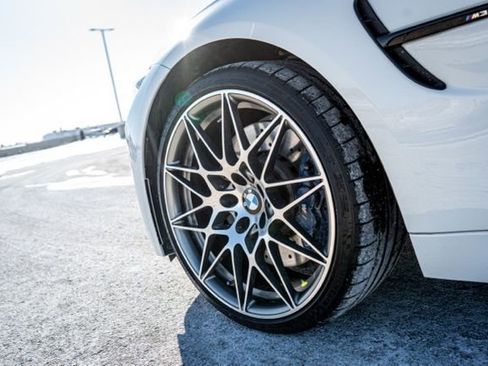 Used 2018 BMW M3 image 8