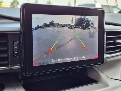 Used 2023 Ford Explorer XLT w/ Equipment Group 202A AWD/4WD image 10