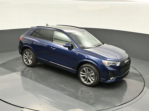 New 2025 Audi Q3 2.0T Premium image 22