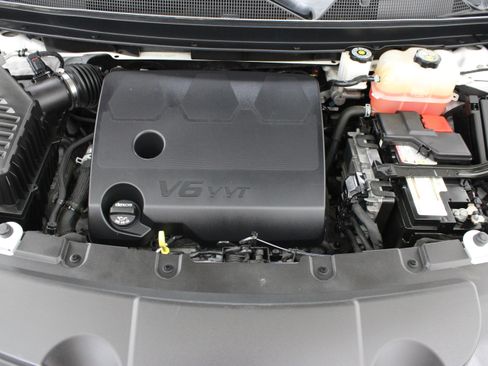 Used 2022 Chevrolet Traverse LT FWD image 41