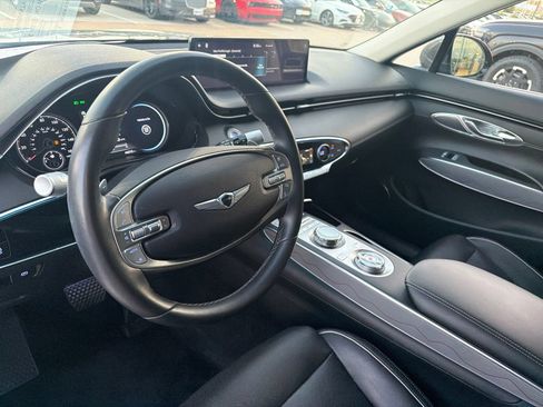 Used 2022 Genesis GV70 2.5T w/ Advanced Package AWD/4WD image 16