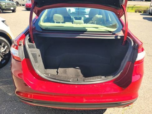 Used 2016 Ford Fusion SE image 8