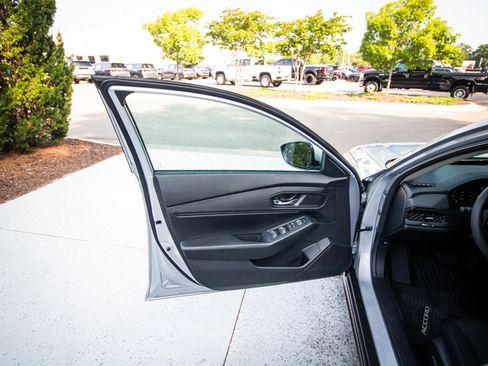 Used 2024 Honda Accord EX image 13