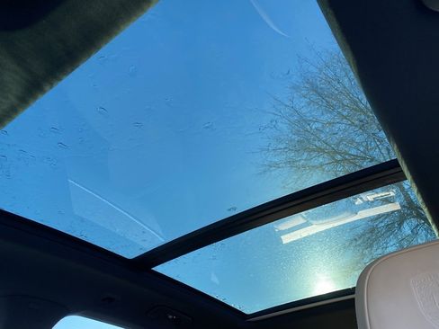 Used 2021 Porsche Cayenne S image 24