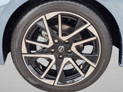 Certified 2025 Nissan Sentra SR FWD image 23