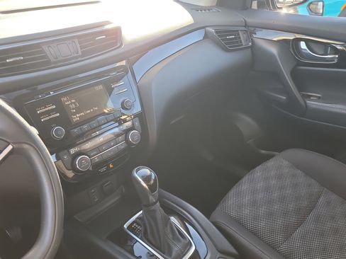 Used 2018 Nissan Rogue Sport SV image 21