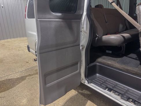 Used 2019 Chevrolet Express 3500 LT w/ LT Preferred Equipment Group image 30