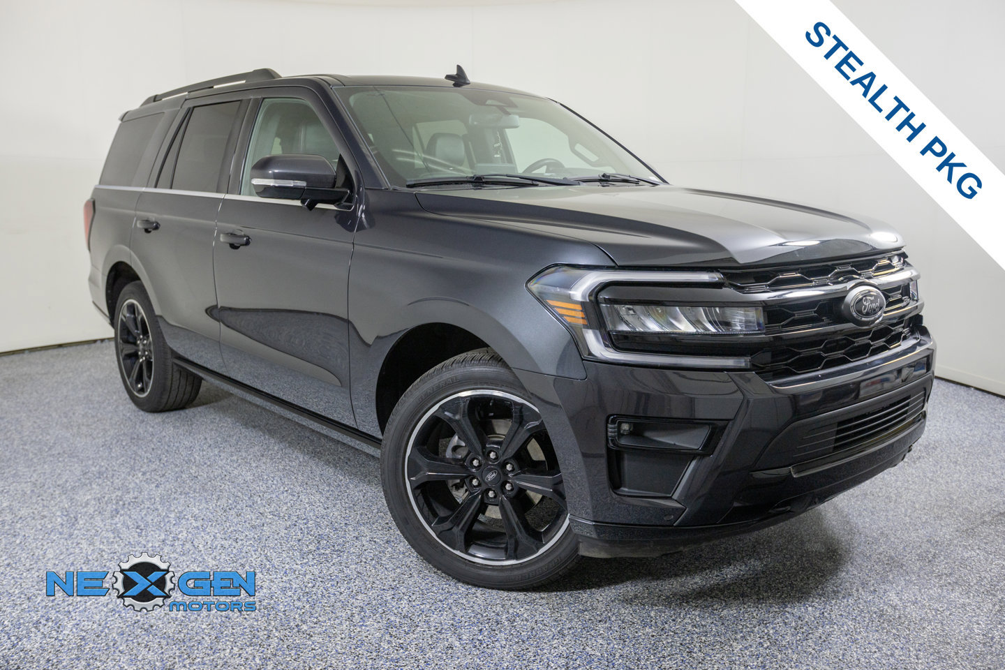 Used 2024 Ford Expedition Limited AWD/4WD image 1