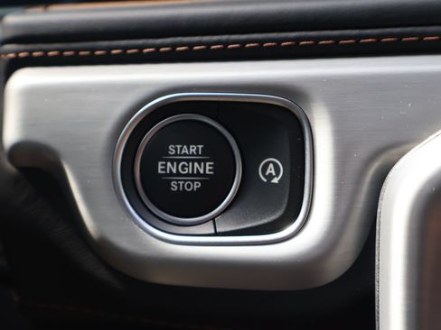 Used 2025 Mercedes-Benz G 550 image 23
