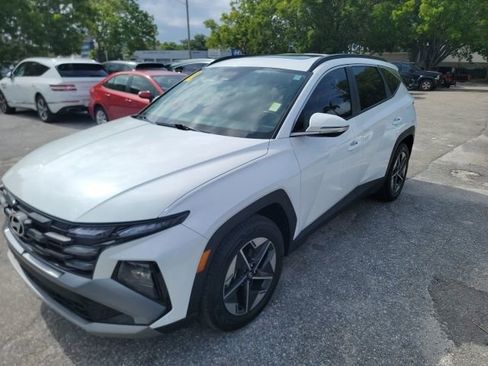 Used 2025 Hyundai Tucson SEL FWD image 2