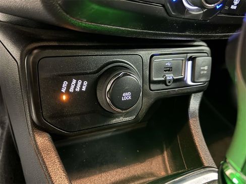 Used 2021 Jeep Renegade Latitude image 26