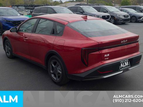 Used 2025 Kia K4 LXS image 9