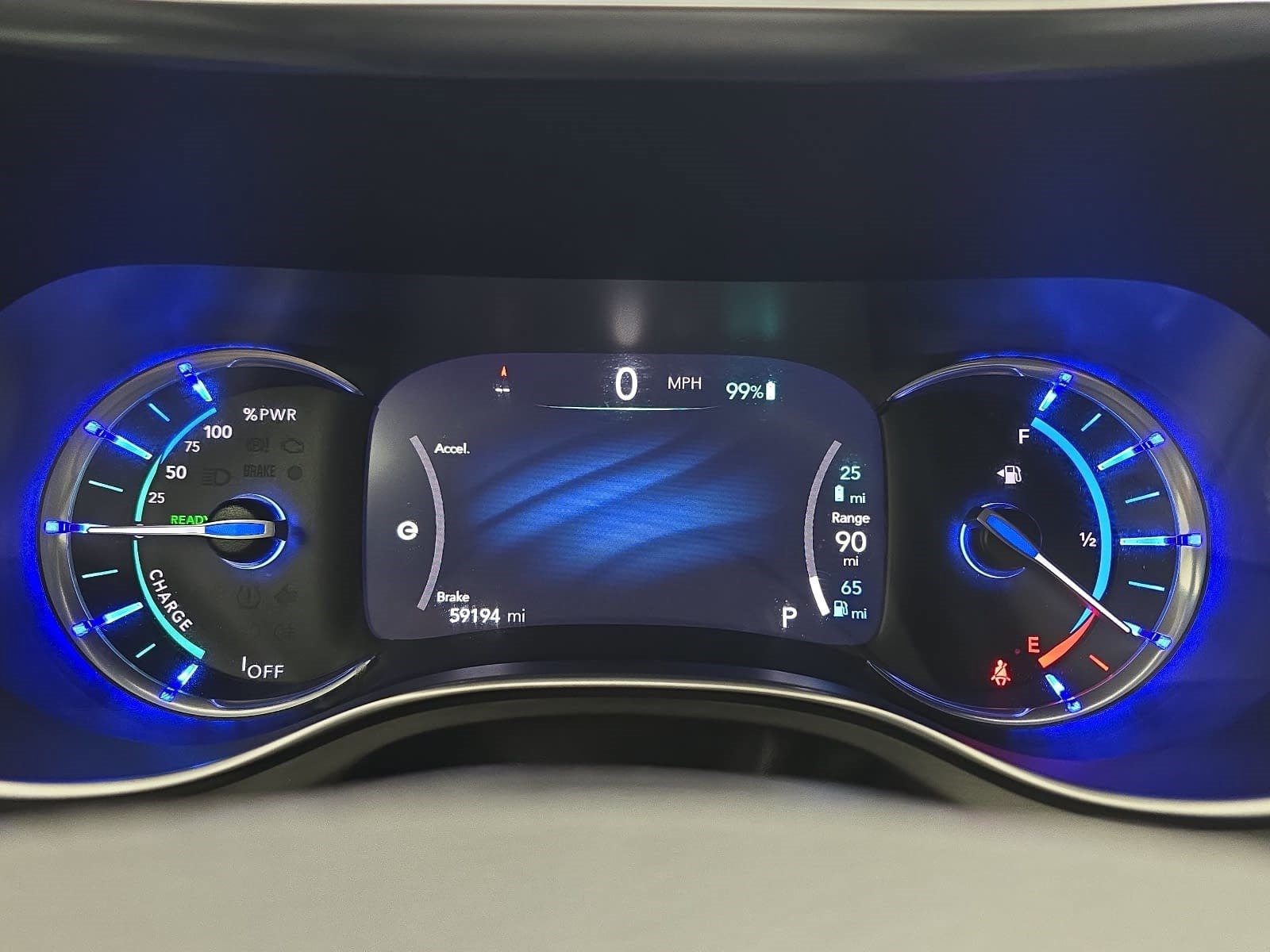 Used 2021 Chrysler Pacifica Limited w/ Uconnect Theater Family Group FWD image 16