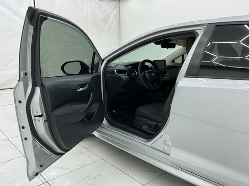 Used 2021 Toyota Corolla LE FWD image 16