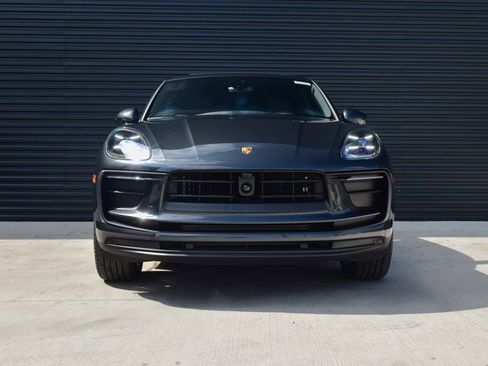 Certified 2025 Porsche Macan image 10