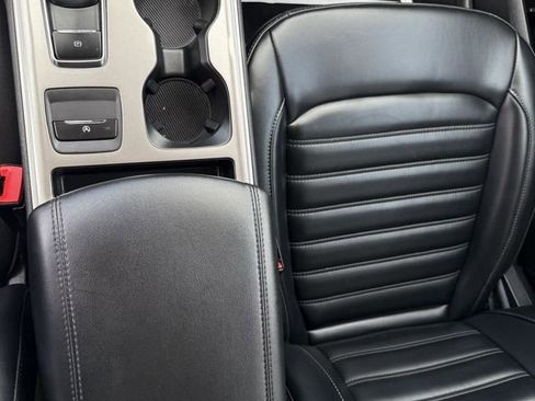 Used 2024 Ford Edge SEL image 15